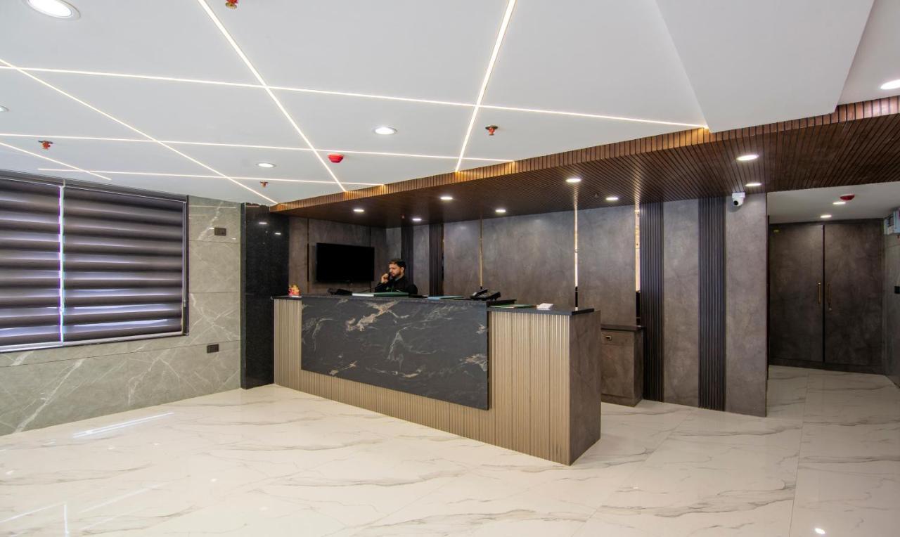 Treebo Royal Comfort Нью-Дели Экстерьер фото