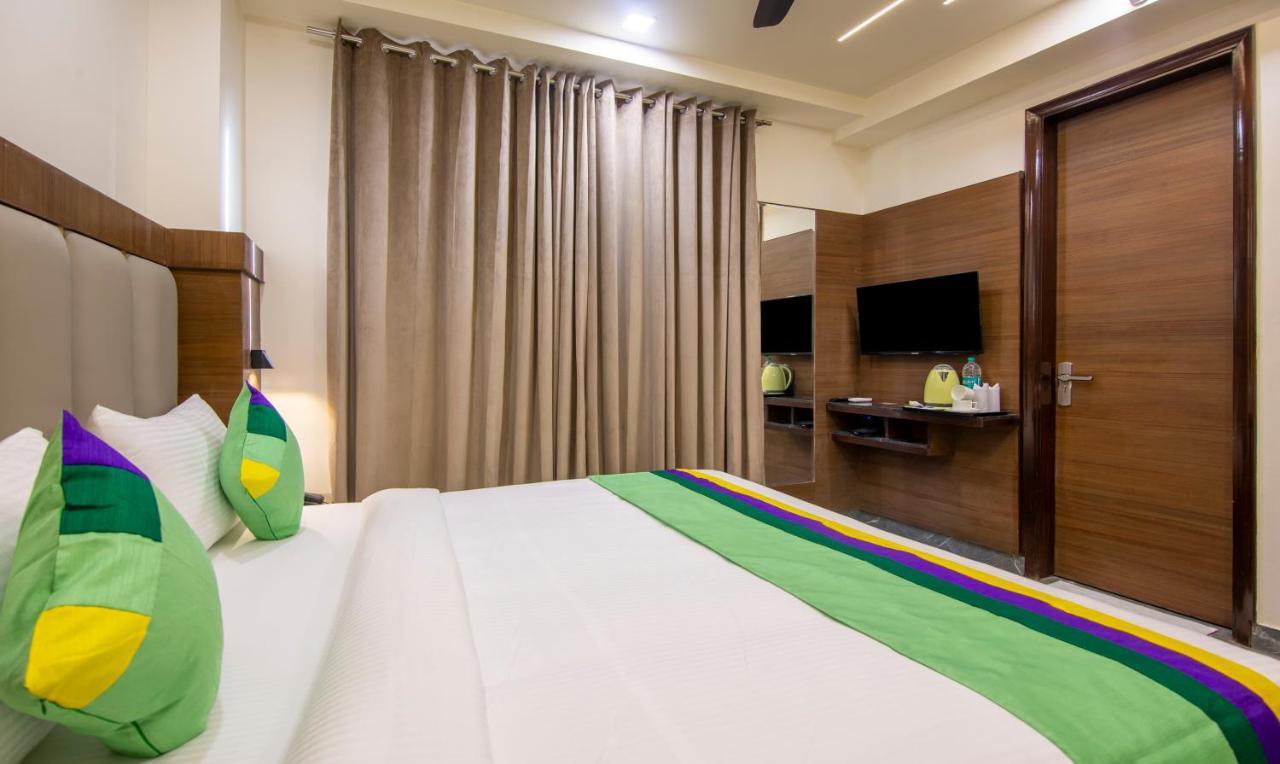 Treebo Royal Comfort Нью-Дели Экстерьер фото