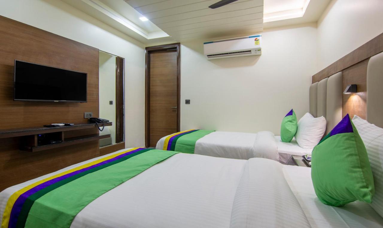 Treebo Royal Comfort Нью-Дели Экстерьер фото
