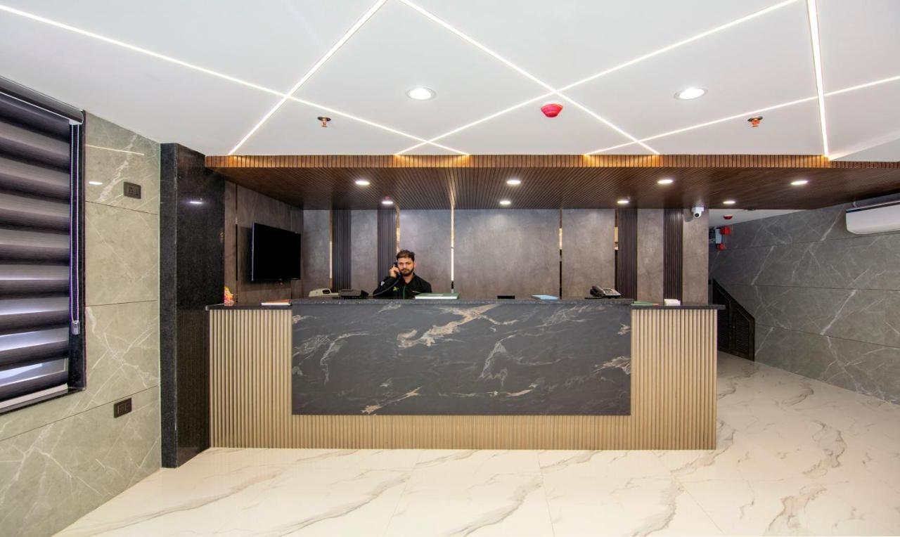 Treebo Royal Comfort Нью-Дели Экстерьер фото