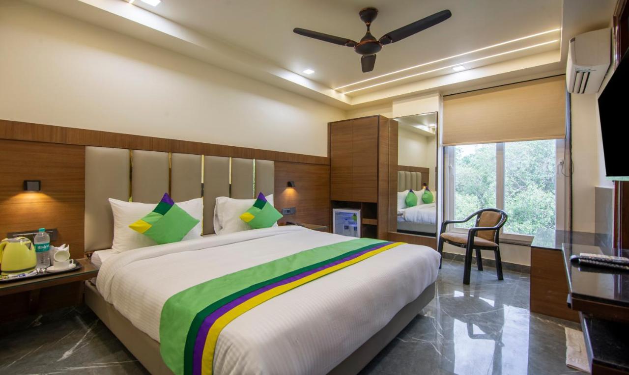 Treebo Royal Comfort Нью-Дели Экстерьер фото