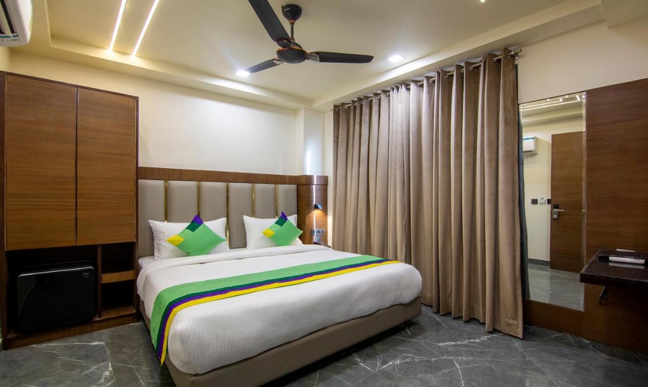 Treebo Royal Comfort Нью-Дели Экстерьер фото